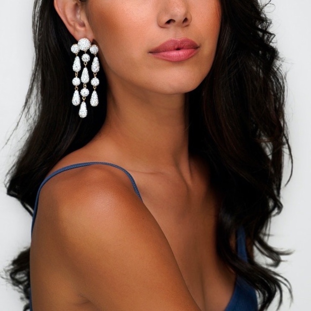 Stella & Ruby priyanka chandeliers earrings